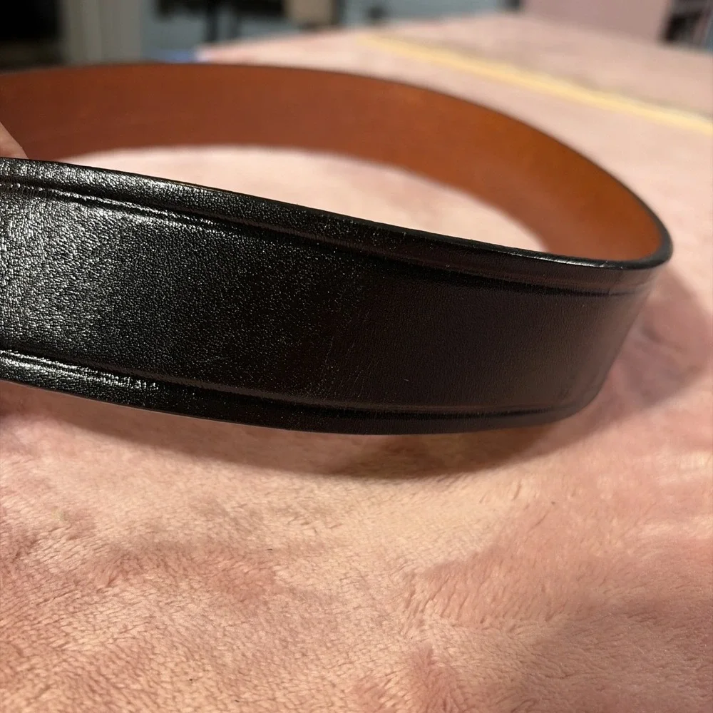 Don Hume B109 Black Leather  Belt Sz 32. Brass Buckle.